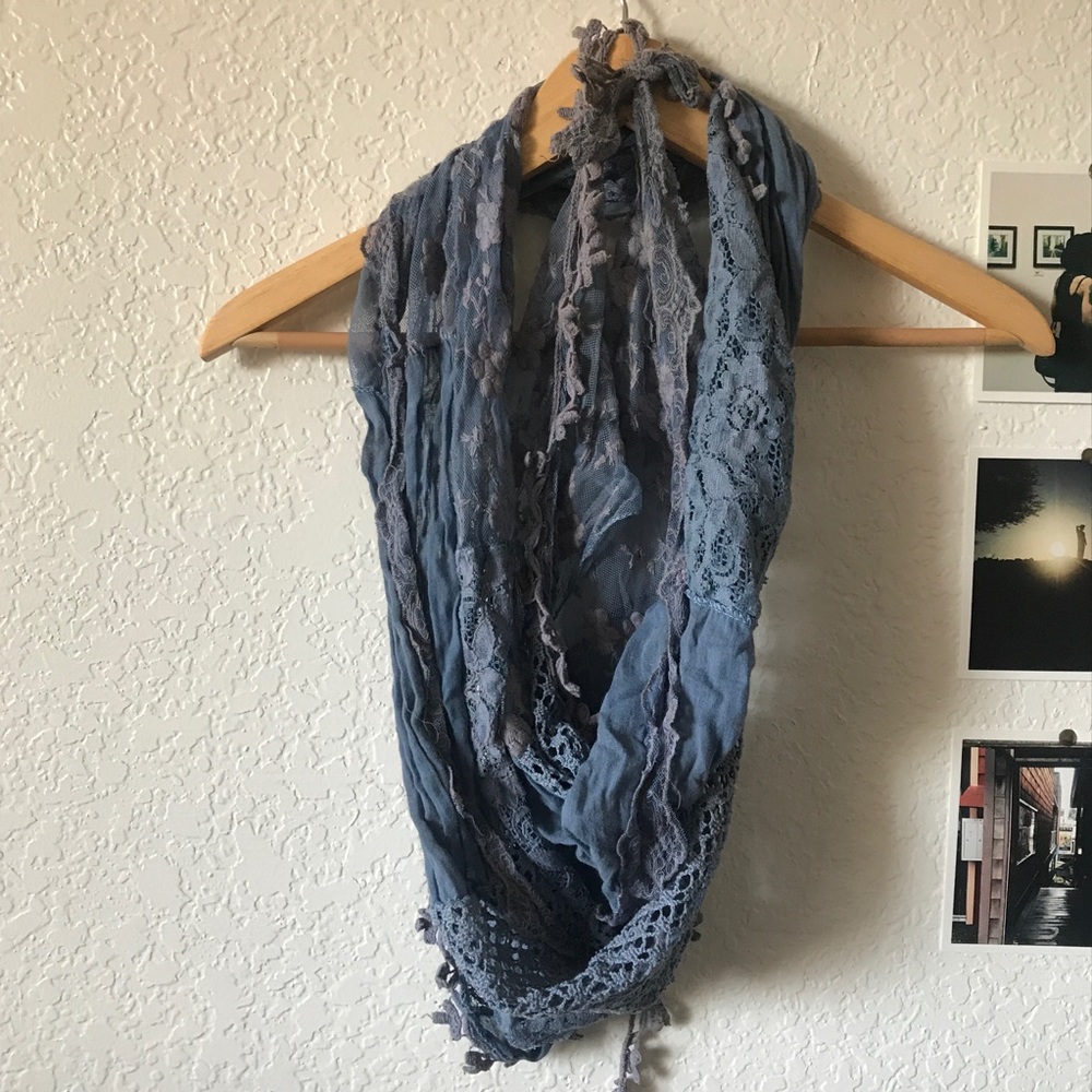 Dust blue lace scarf